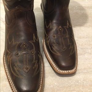 Ariat Western Cowboy Boot. Yukon Browm 6.5 M